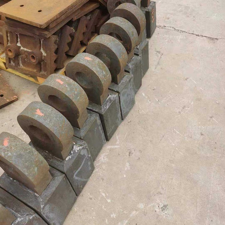 礦用重型破碎機高鉻合金錘頭 鼎煤錘破耐磨榔頭的制造與應用